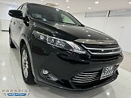 Toyota Harrier Premium 2.0 Sunroof 2015 Rear Entertainment Black